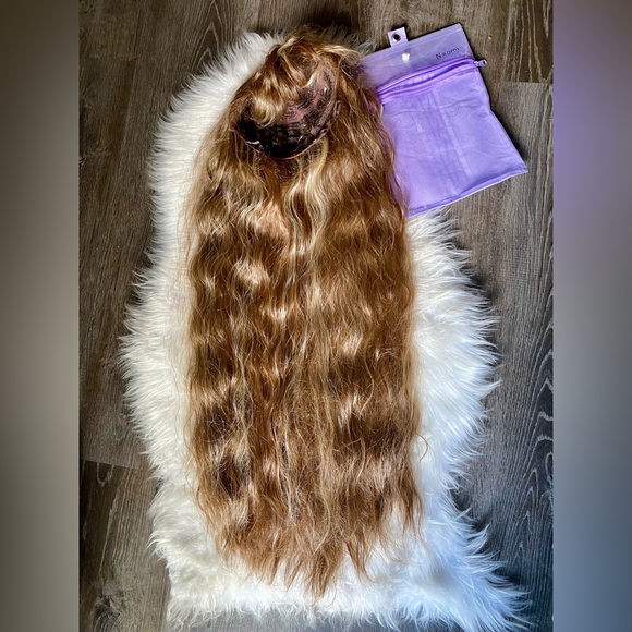 Insert Name Here Naomi wig - Picture 3 of 4